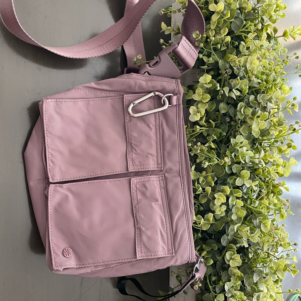 Athleta Crossbody handbag EUC